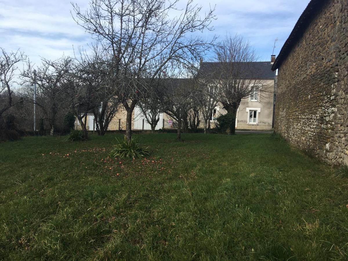 Bed and Breakfast La Mirabelle Saint-Pierre-de-Fursac Exterior foto