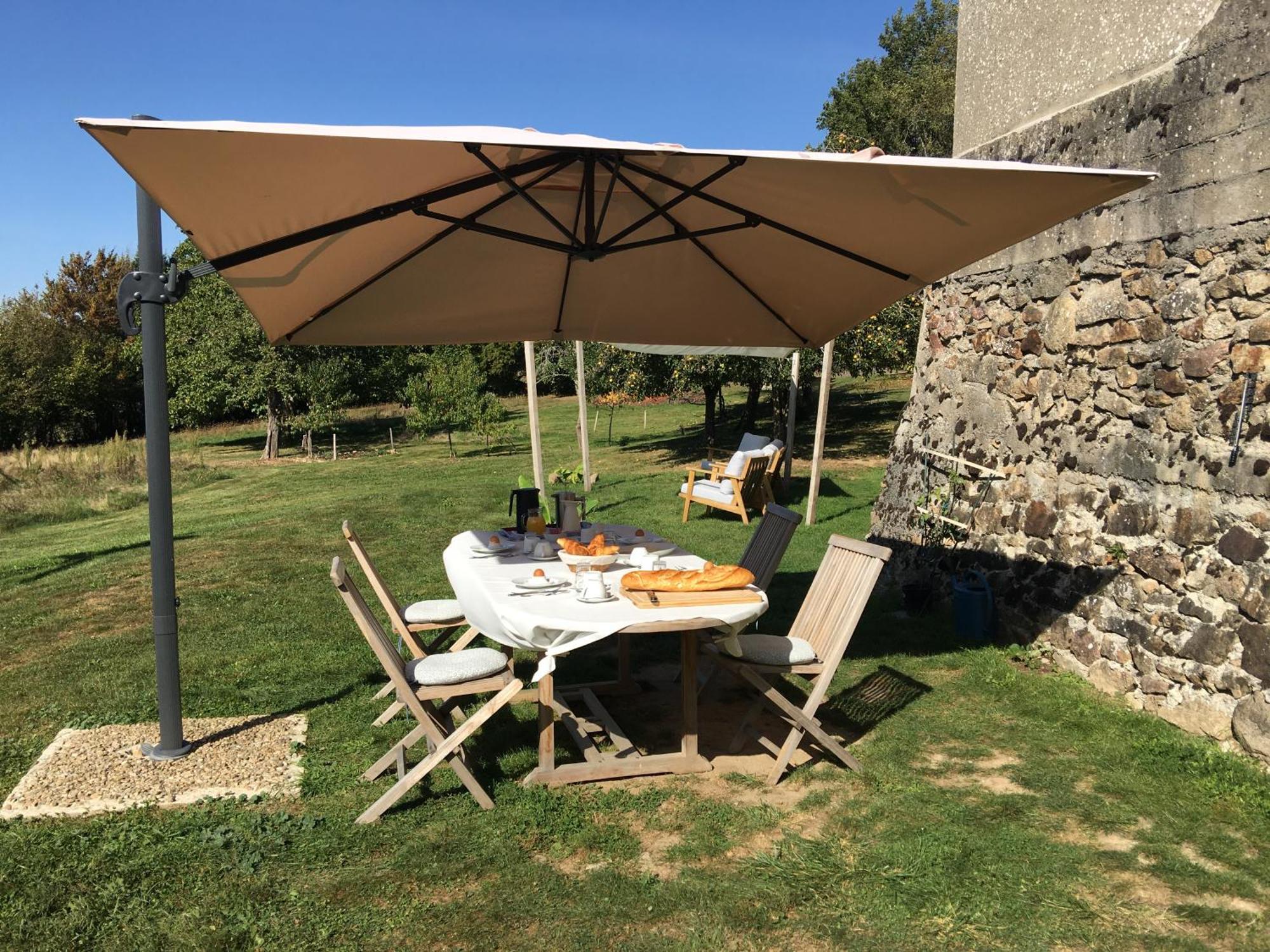 Bed and Breakfast La Mirabelle Saint-Pierre-de-Fursac Exterior foto